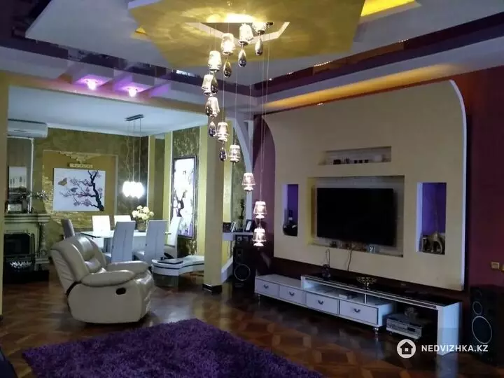 8-комнатный таунхаус, 10 соток, 600 м², фотография 4