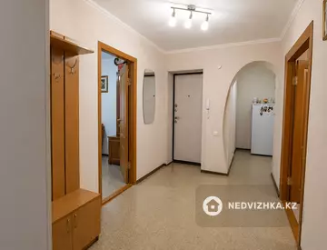 4-комнатная квартира, этаж 2 из 5, 81 м²
