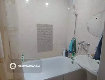 4-комнатная квартира, этаж 2 из 5, 81 м²