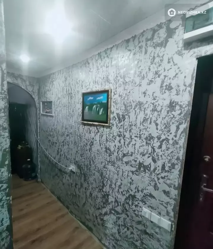 2-комнатная квартира, этаж 2 из 3, 40 м², фотография 2