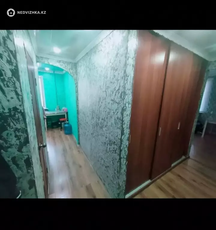 2-комнатная квартира, этаж 2 из 3, 40 м², фотография 3