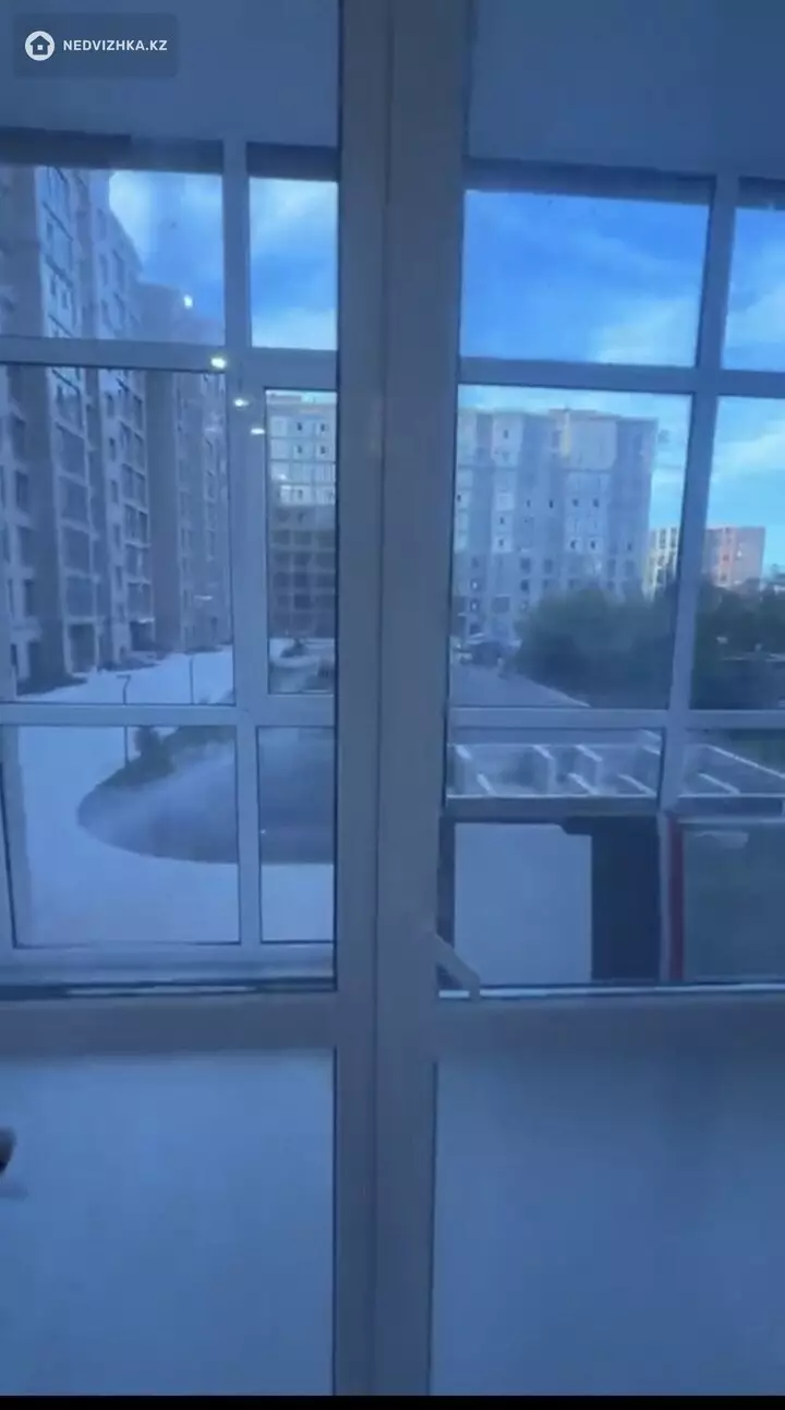 3-комнатная квартира, этаж 2 из 10, 65 м², фотография 4