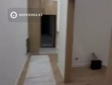 3-комнатная квартира, этаж 2 из 10, 65 м², миниатюра 10