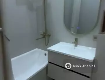 3-комнатная квартира, этаж 2 из 10, 65 м², миниатюра 9