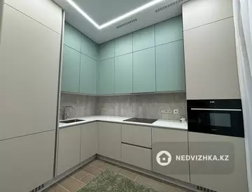 1-комнатная квартира, этаж 4 из 35, 40 м², На длительный срок