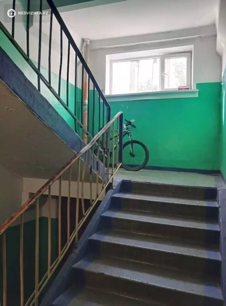 2-комнатная квартира, этаж 1 из 5, 71 м², фотография 3