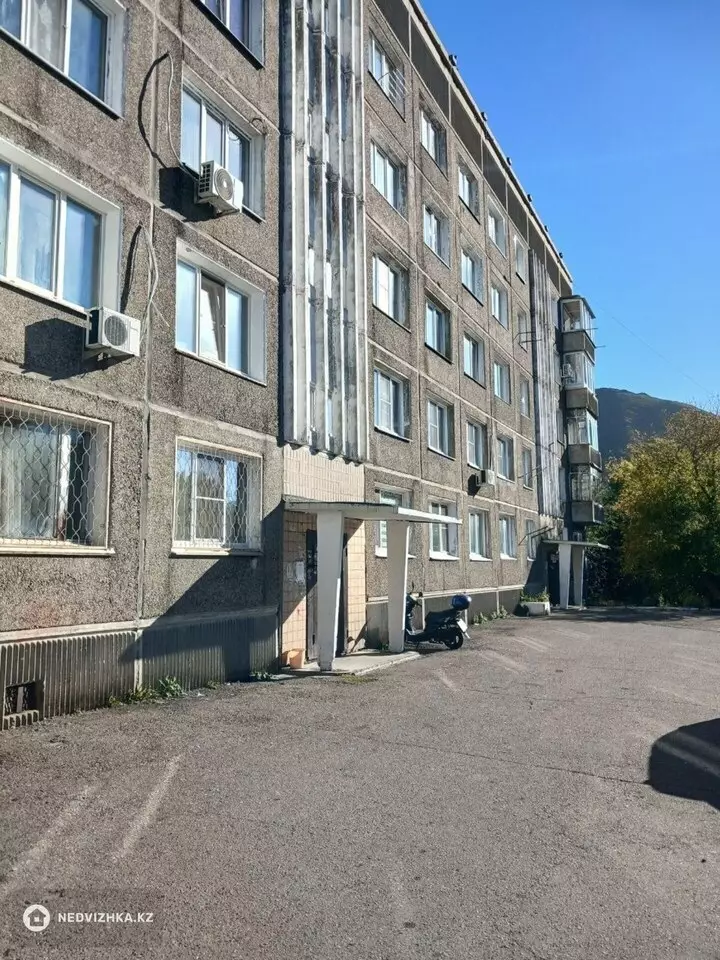 2-комнатная квартира, этаж 1 из 5, 71 м², фотография 2