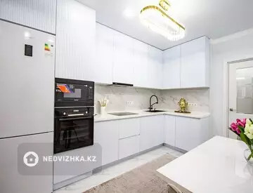 2-комнатная квартира, этаж 4 из 13, 53 м², миниатюра 1