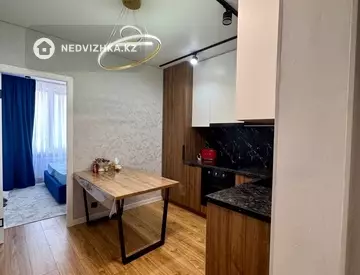 3-комнатная квартира, этаж 9 из 9, 60 м², миниатюра 4