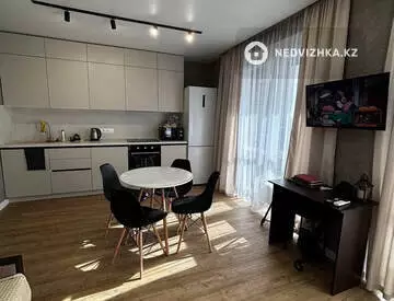 1-комнатная квартира, этаж 4 из 20, 38 м², На длительный срок