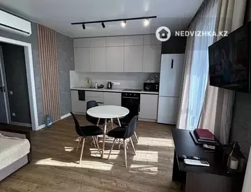 1-комнатная квартира, этаж 4 из 20, 38 м², На длительный срок