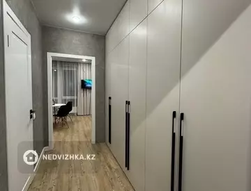 1-комнатная квартира, этаж 4 из 20, 38 м², На длительный срок