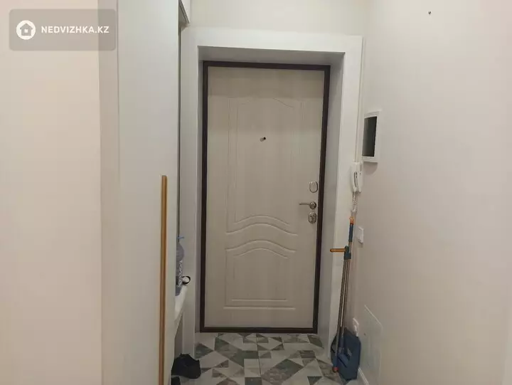 4-комнатная квартира, этаж 10 из 10, 70 м², На длительный срок, фотография 4