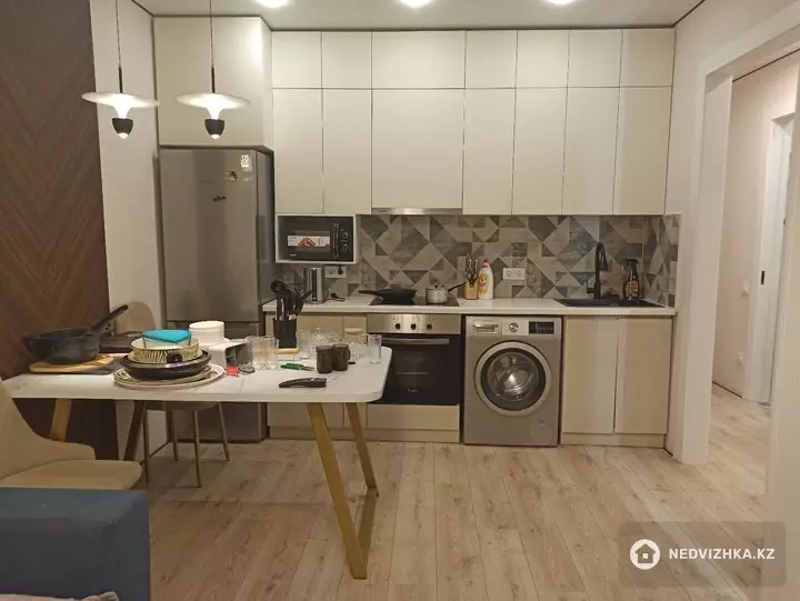4-комнатная квартира, этаж 10 из 10, 70 м², На длительный срок, фотография 2