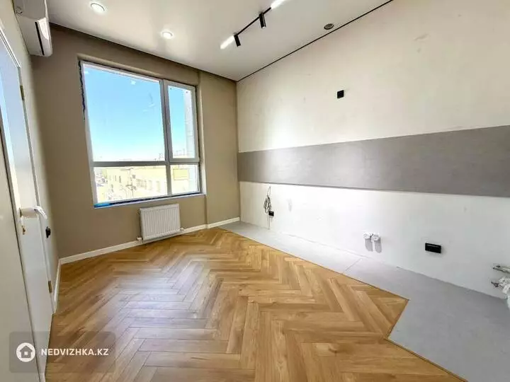 2-комнатная квартира, этаж 4 из 13, 46 м², фотография 3
