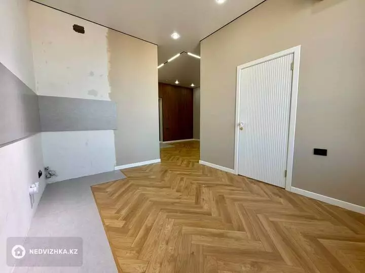 2-комнатная квартира, этаж 4 из 13, 46 м², фотография 4