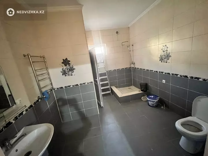 6-комнатный дом, 6 соток, 232 м², фотография 3