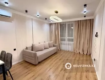 2-комнатная квартира, этаж 14 из 18, 53 м², миниатюра 3