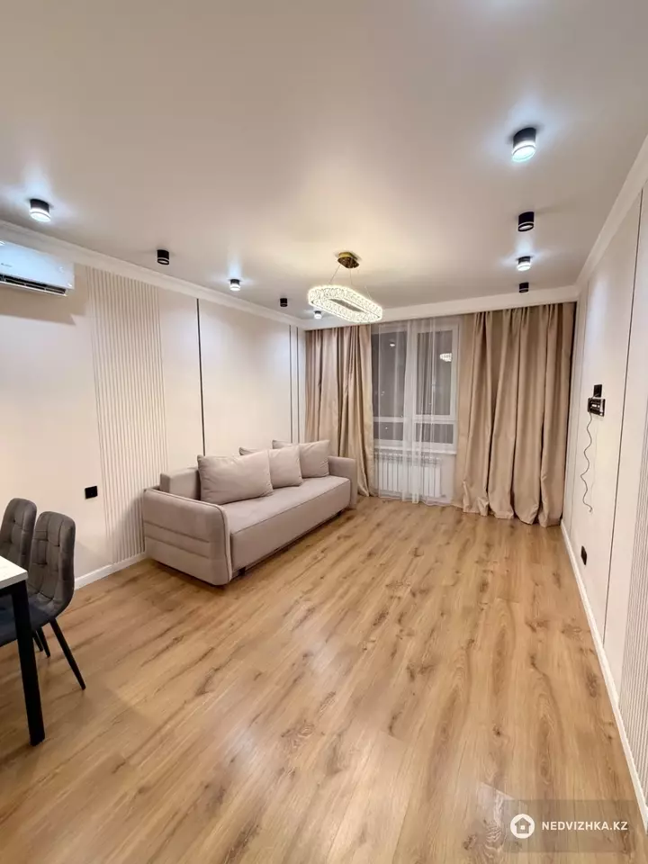 2-комнатная квартира, этаж 14 из 18, 53 м², фотография 3