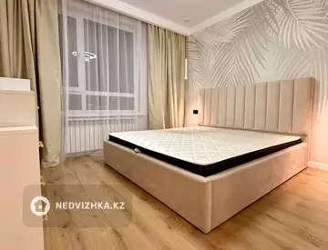 2-комнатная квартира, этаж 14 из 18, 53 м², миниатюра 4