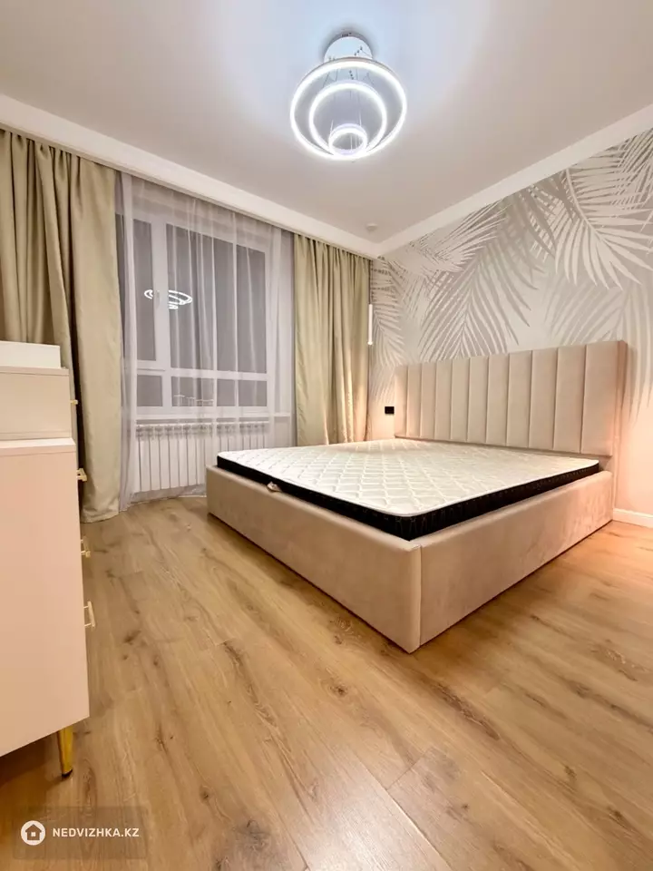 2-комнатная квартира, этаж 14 из 18, 53 м², фотография 4