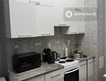 1-комнатная квартира, этаж 3 из 12, 40 м², миниатюра 3
