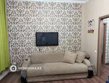 1-комнатная квартира, этаж 3 из 12, 40 м², миниатюра 1