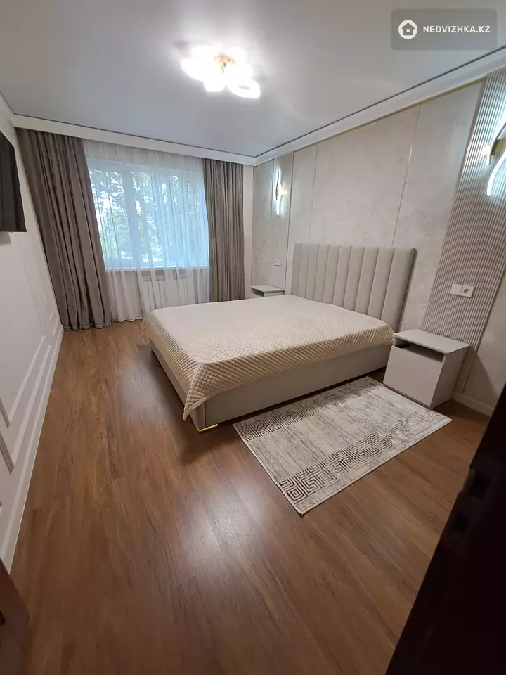 2-комнатная квартира, этаж 3 из 5, 56 м², Посуточно, фотография 2