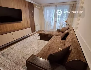 2-комнатная квартира, этаж 3 из 5, 56 м², Посуточно, миниатюра 1