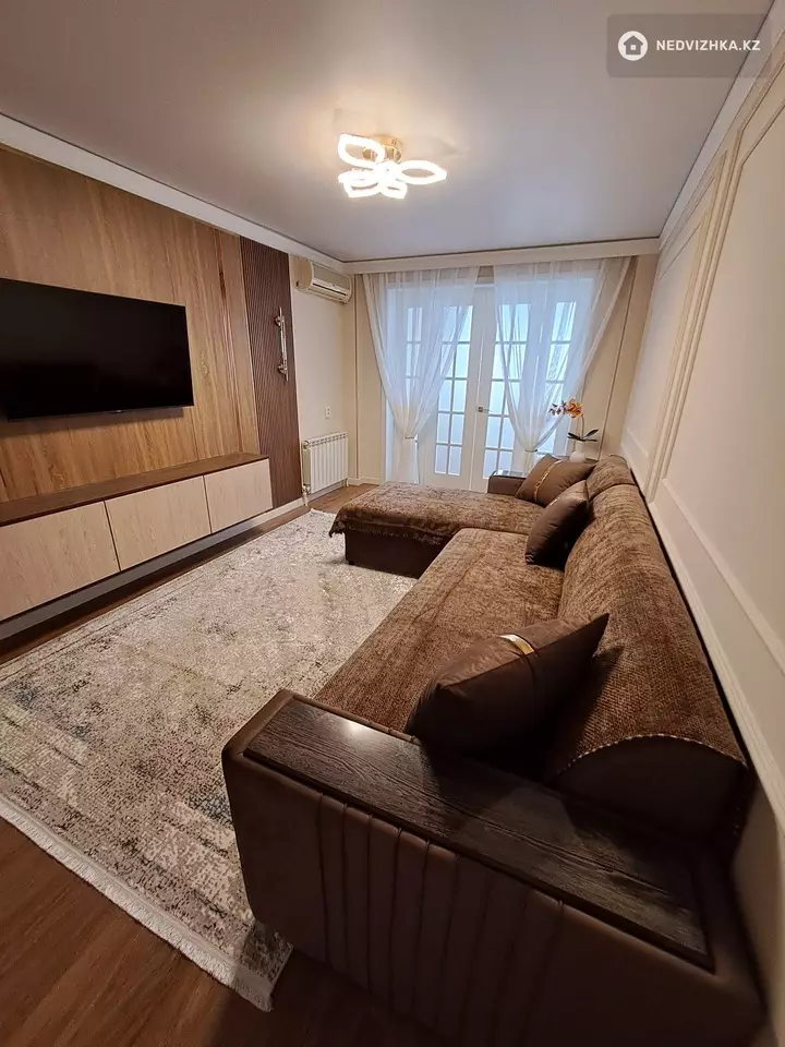 2-комнатная квартира, этаж 3 из 5, 56 м², Посуточно