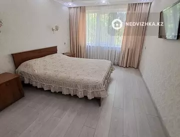 2-комнатная квартира, этаж 3 из 5, 56 м², Посуточно, миниатюра 5