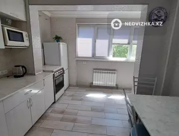 2-комнатная квартира, этаж 3 из 5, 56 м², Посуточно, миниатюра 6