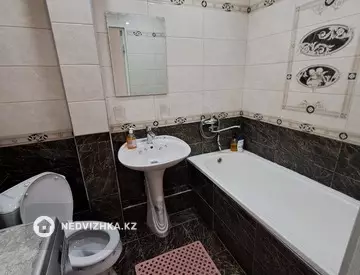2-комнатная квартира, этаж 3 из 5, 56 м², Посуточно, миниатюра 8