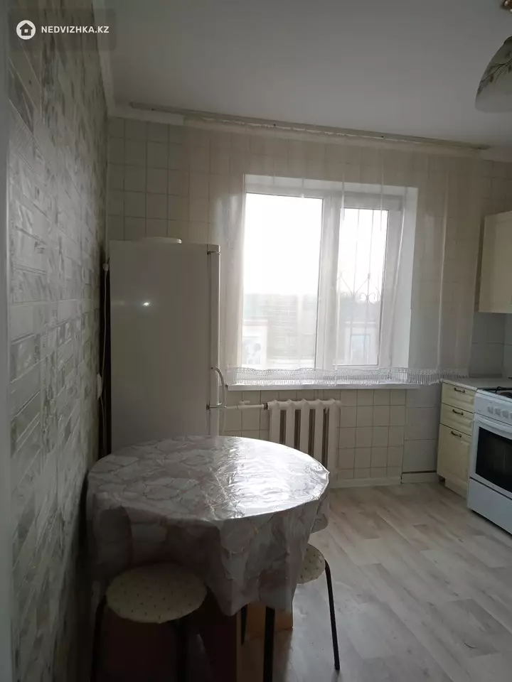 1-комнатная квартира, этаж 10 из 10, 34 м², На длительный срок