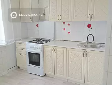 1-комнатная квартира, этаж 10 из 10, 34 м², На длительный срок, миниатюра 2