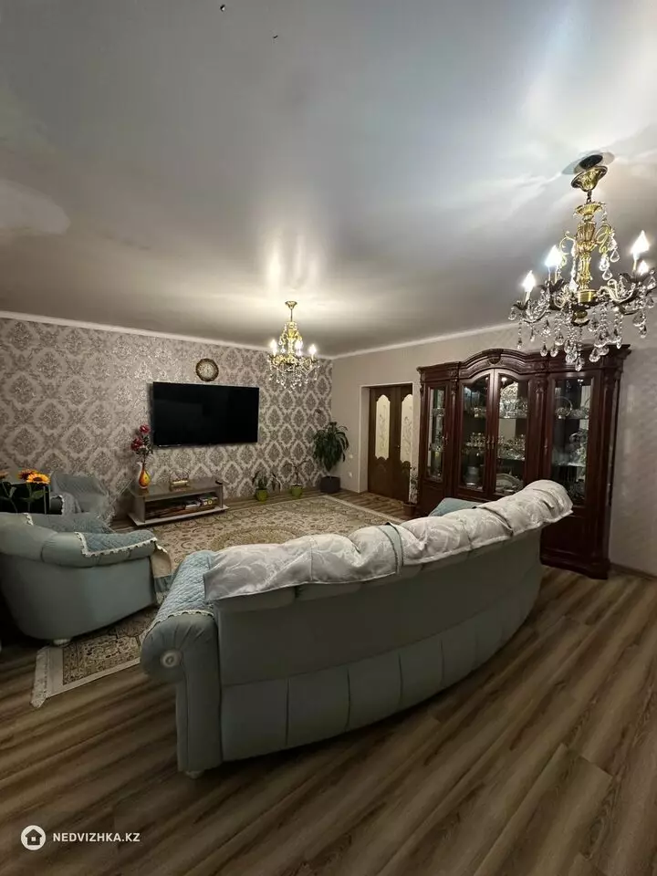 6-бөлмелі үй, 10 соттық, 205 м², 2-фотосурет