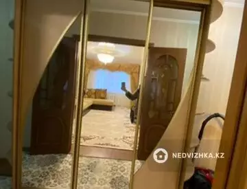 2-комнатная квартира, этаж 8 из 9, 58 м², миниатюра 12