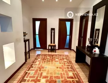 3-комнатная квартира, этаж 8 из 11, 120 м², На длительный срок, миниатюра 1
