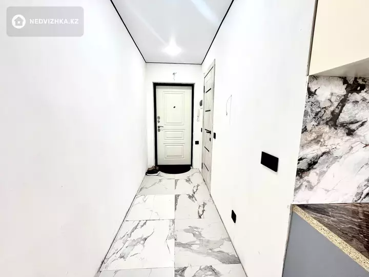 1-комнатная квартира, этаж 7 из 24, 30 м², фотография 4