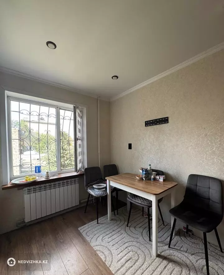 4-комнатная квартира, этаж 1 из 9, 78 м²