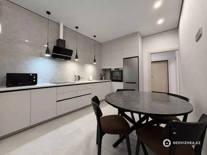 2-комнатная квартира, этаж 6 из 16, 72 м², На длительный срок, фотография 3
