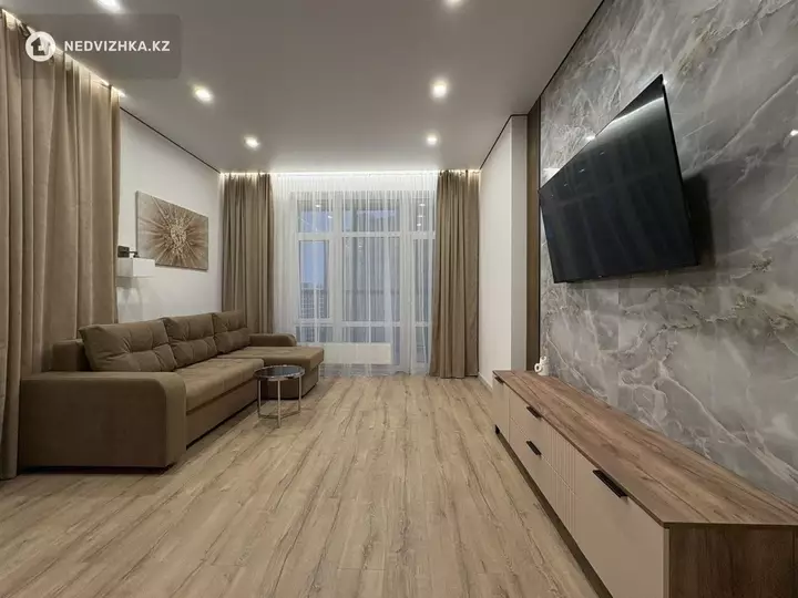 2-комнатная квартира, этаж 6 из 16, 72 м², На длительный срок, фотография 2