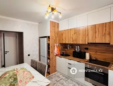 2-комнатная квартира, этаж 5 из 5, 70 м², миниатюра 1