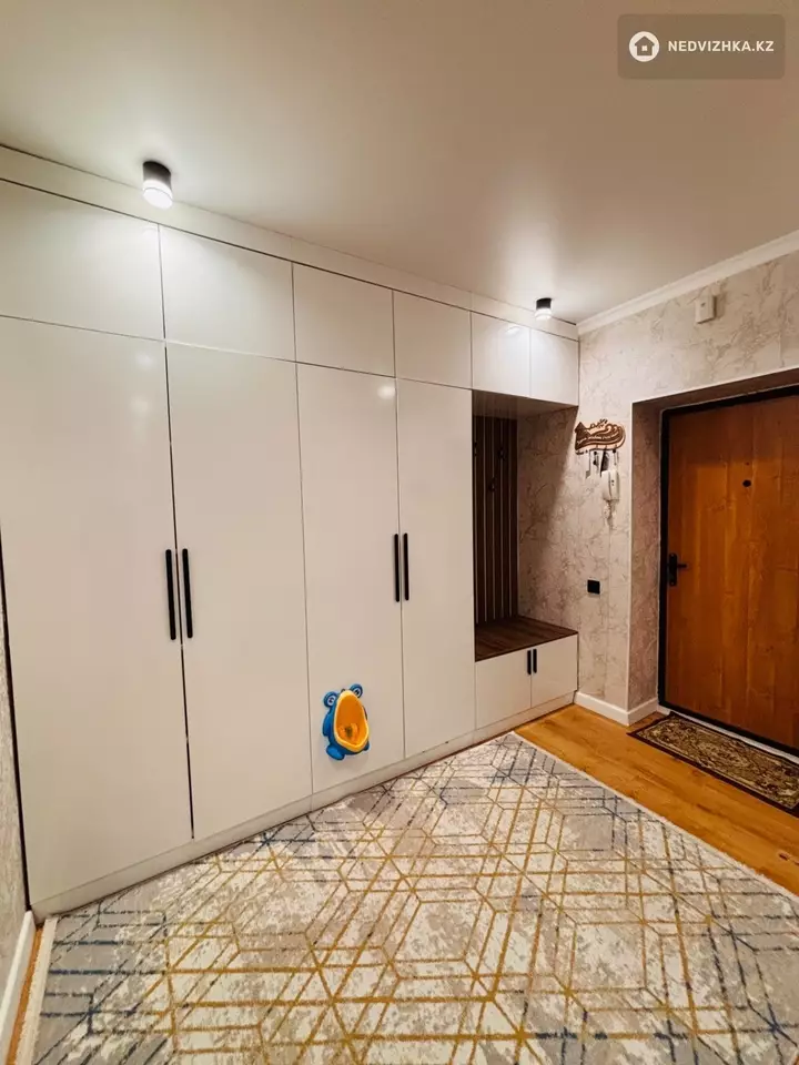 2-комнатная квартира, этаж 5 из 5, 70 м², фотография 4