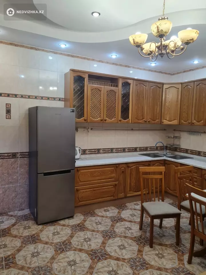 5-комнатный дом, 7 соток, 180 м², На длительный срок, фотография 3