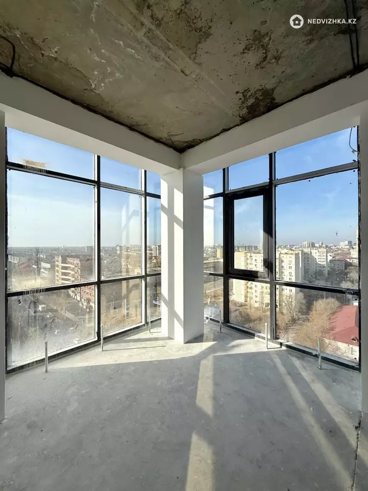 4-комнатная квартира, этаж 10 из 12, 112 м², фотография 3