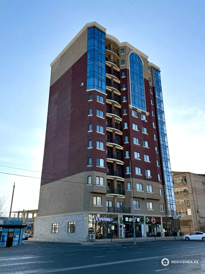 4-комнатная квартира, этаж 10 из 12, 112 м², фотография 4
