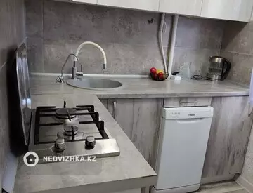 4-комнатная квартира, этаж 2 из 5, 60 м²