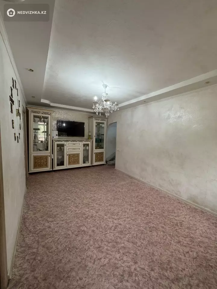 4-комнатная квартира, этаж 1 из 5, 60 м², фотография 3