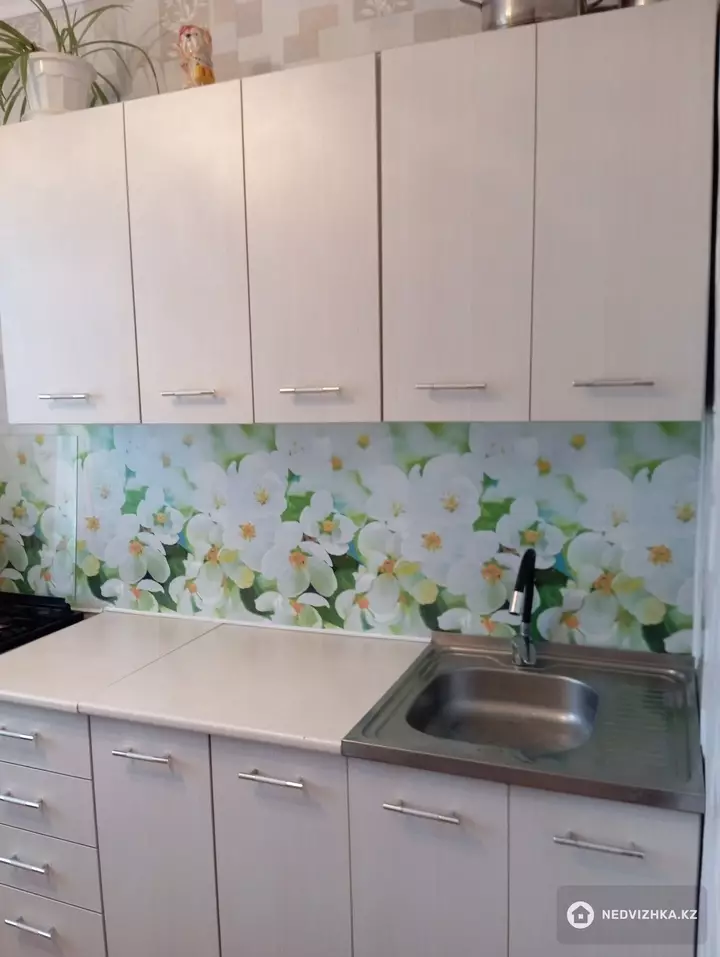 2-комнатная квартира, этаж 3 из 5, 51 м², фотография 4